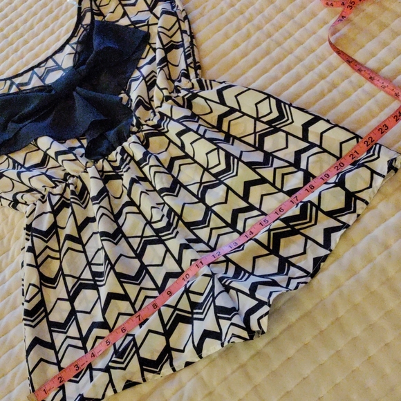 Charlotte Russe large romper - Picture 5 of 8